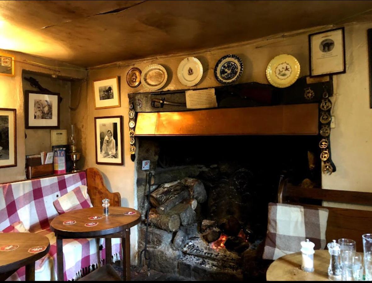 The Northmore Arms Throwleigh Екстериор снимка
